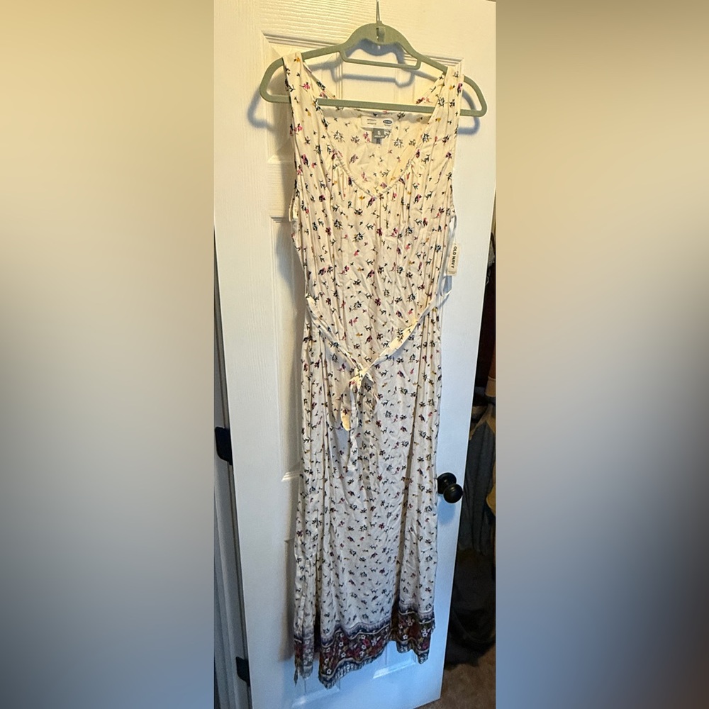Old Navy Maternity Floral Maxi Dress - Cream and Pink